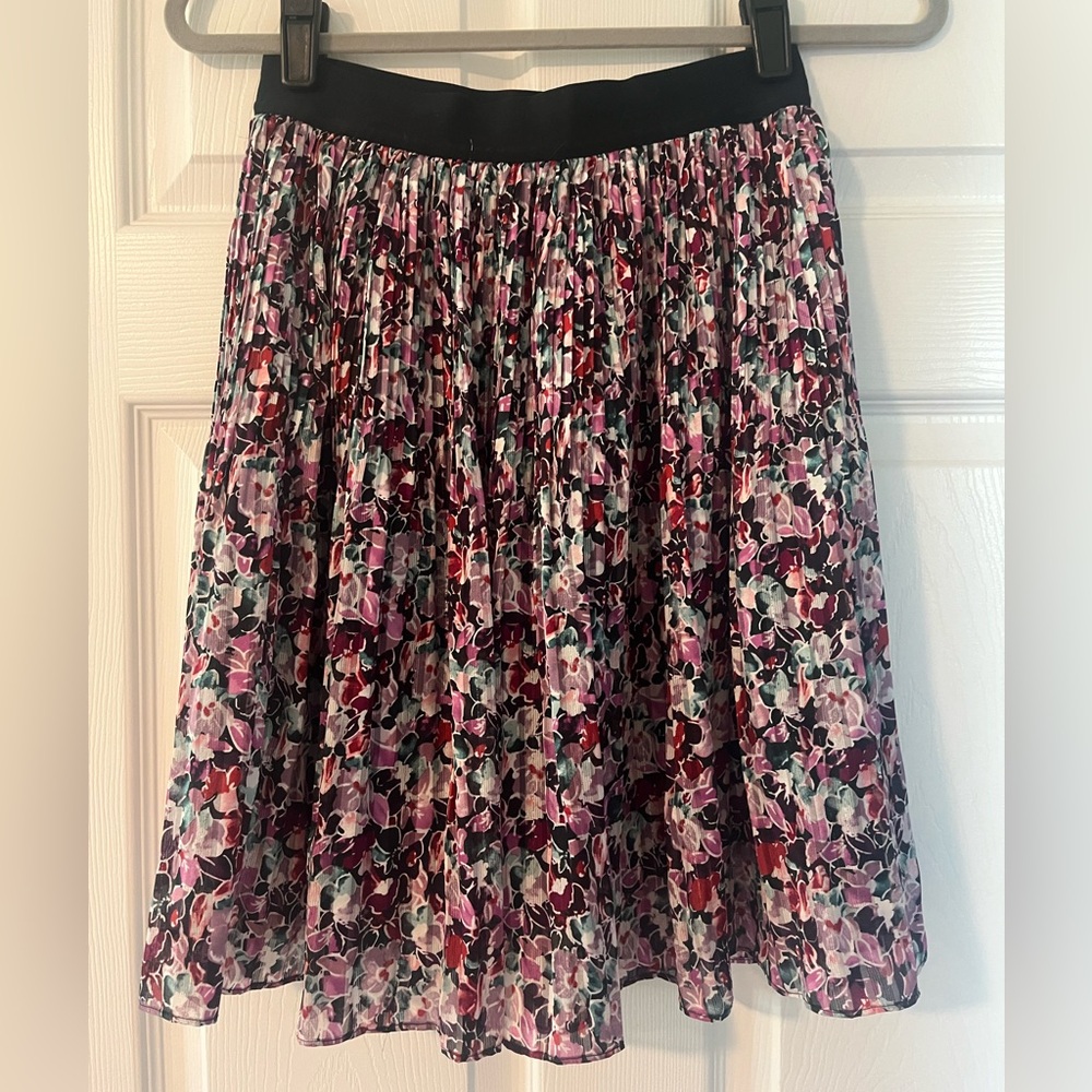 Guess Pink and Purple Floral Skirt Knee-Length Pleated